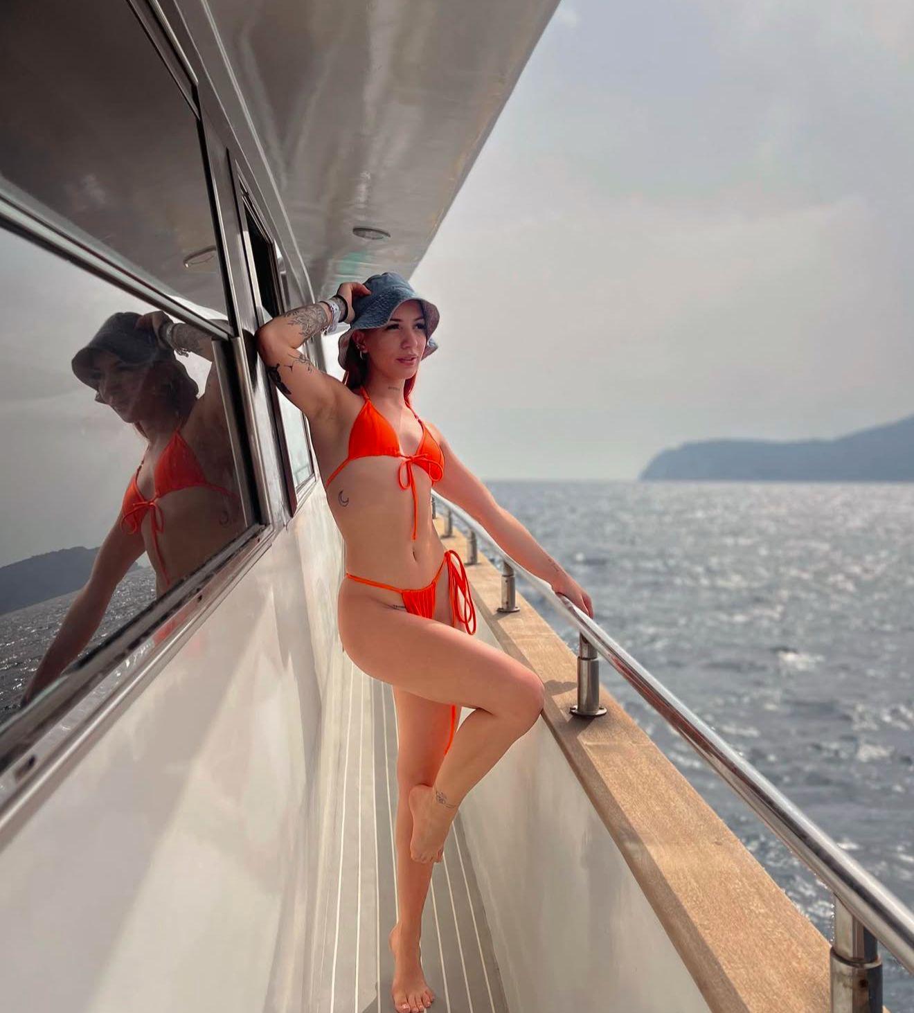 Escort - VERONICA - Ibiza Tops